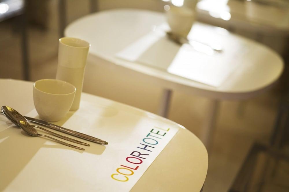 โรงแรมคัลเลอร์ ดีไซน์ ปารีส ร้านอาหาร รูปภาพ
